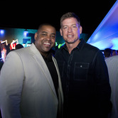 Troy Aikman stops for a Picture with the Local Sheriff